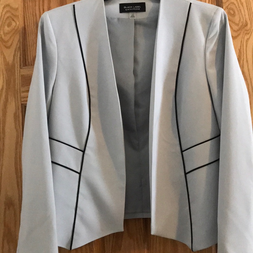 Pristine Grey Blazer with Black Accents